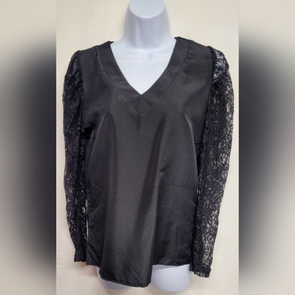 Black Top With Long Lace Sleeves M Unbranded Excellent Condition